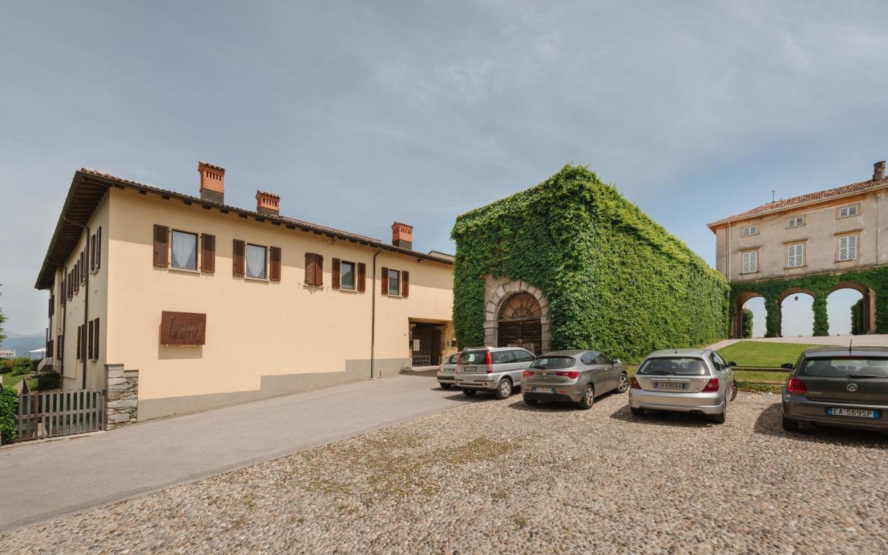 La Corte Di Lurago Hotel Lurago dʼErba Exterior foto